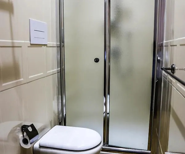 Caracciolo 109 Oda ve Kahvaltı 4*