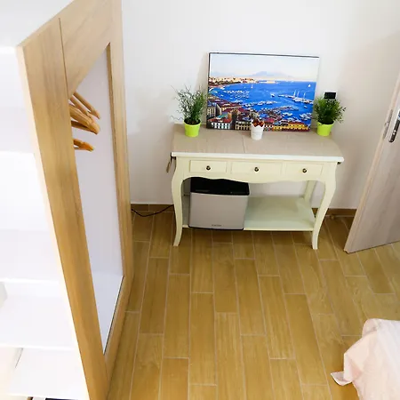 Caracciolo 109 4* Naples