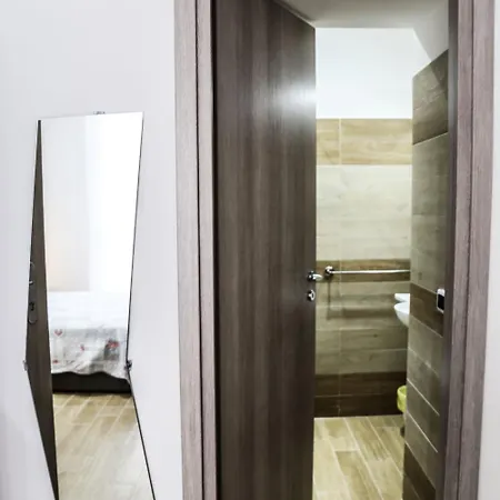 Caracciolo 109 Bed & Breakfast 4*