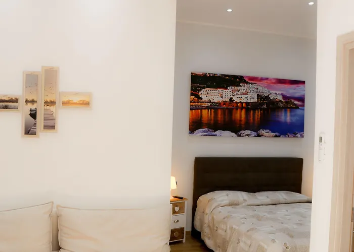 فندق مبيت وإفطار Caracciolo 109 نابولي